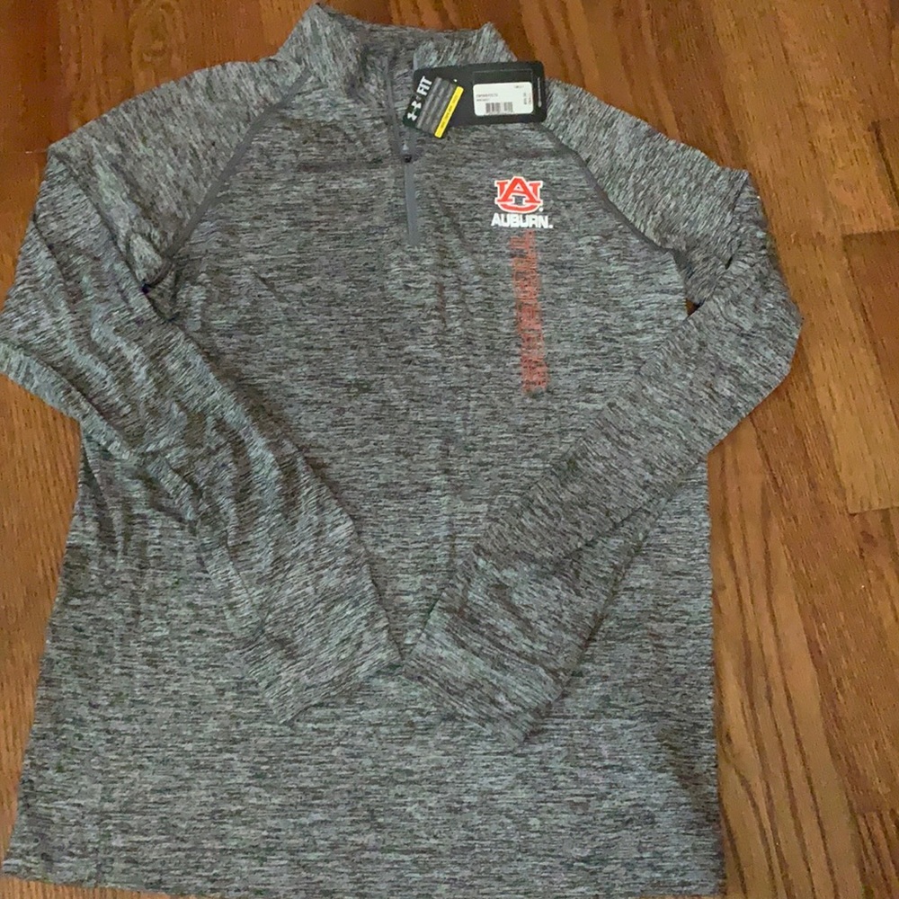 New with tags 1/4 Under Armour pull over
